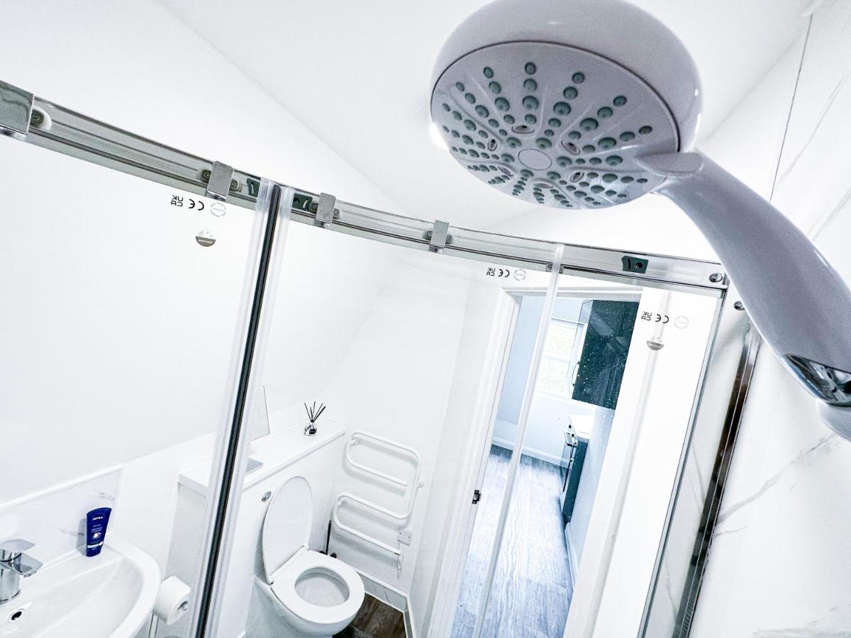 Lovely Studio Apartment Мейдстон Экстерьер фото